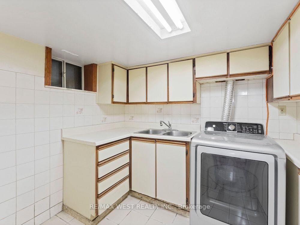 12 Dewson Street photo 32