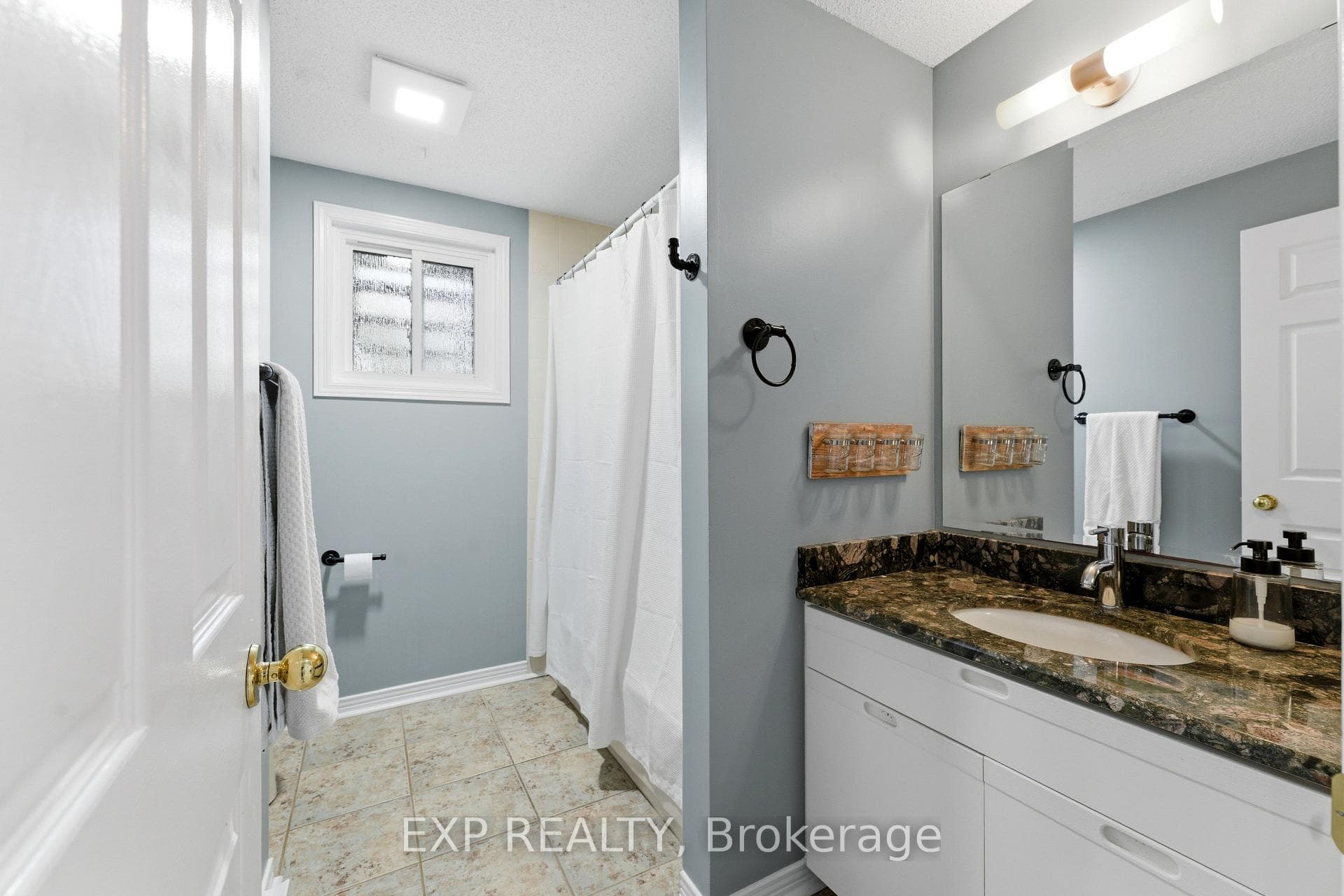 592 Cedarstone Road photo 17