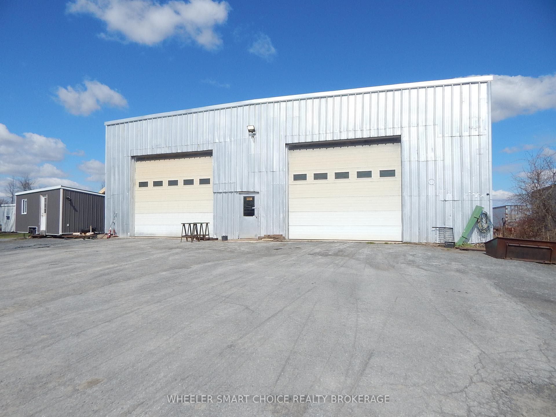 16935 Duffs Corners Road photo 2