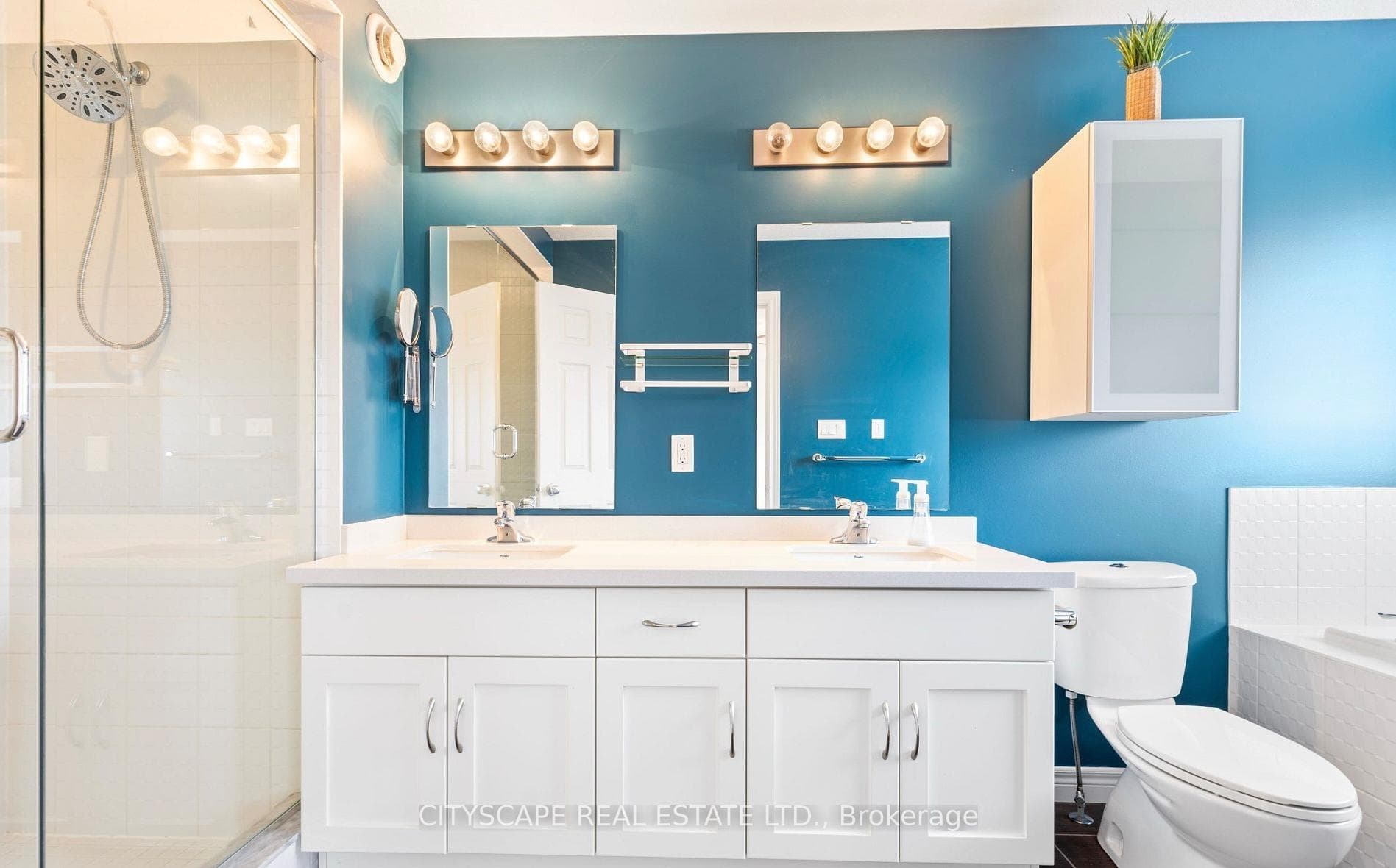 1831 Reilly Walk photo 12