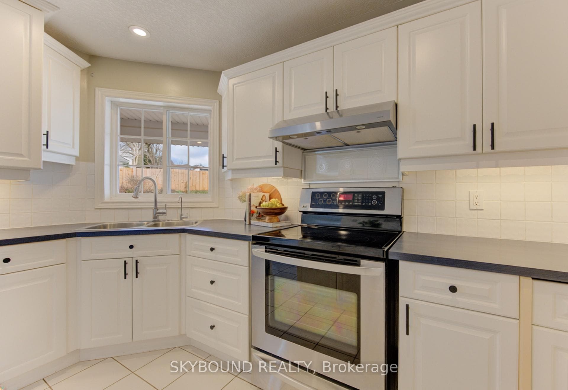179 Bridgewater Crescent photo 11