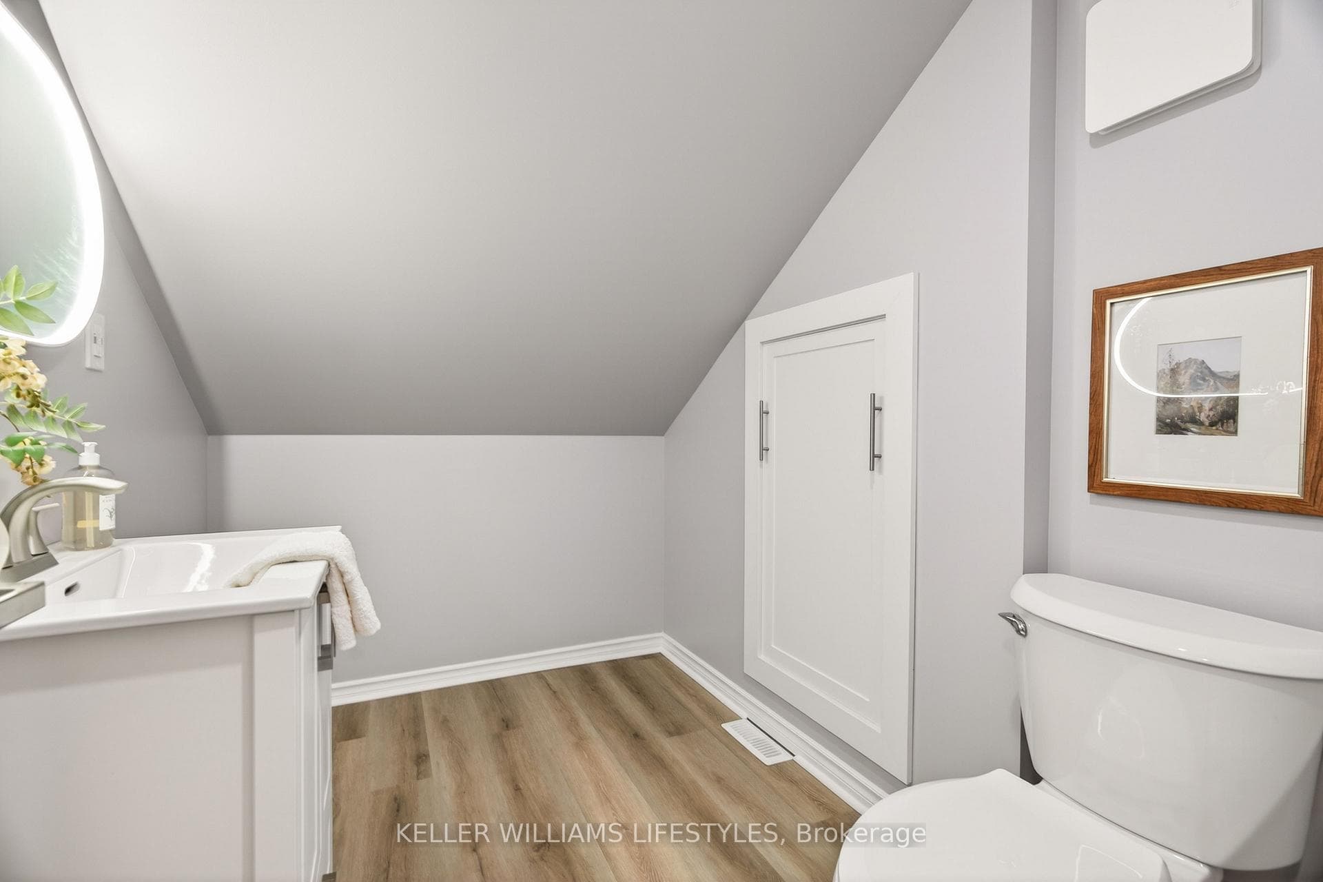 748 Rowntree Avenue photo 34