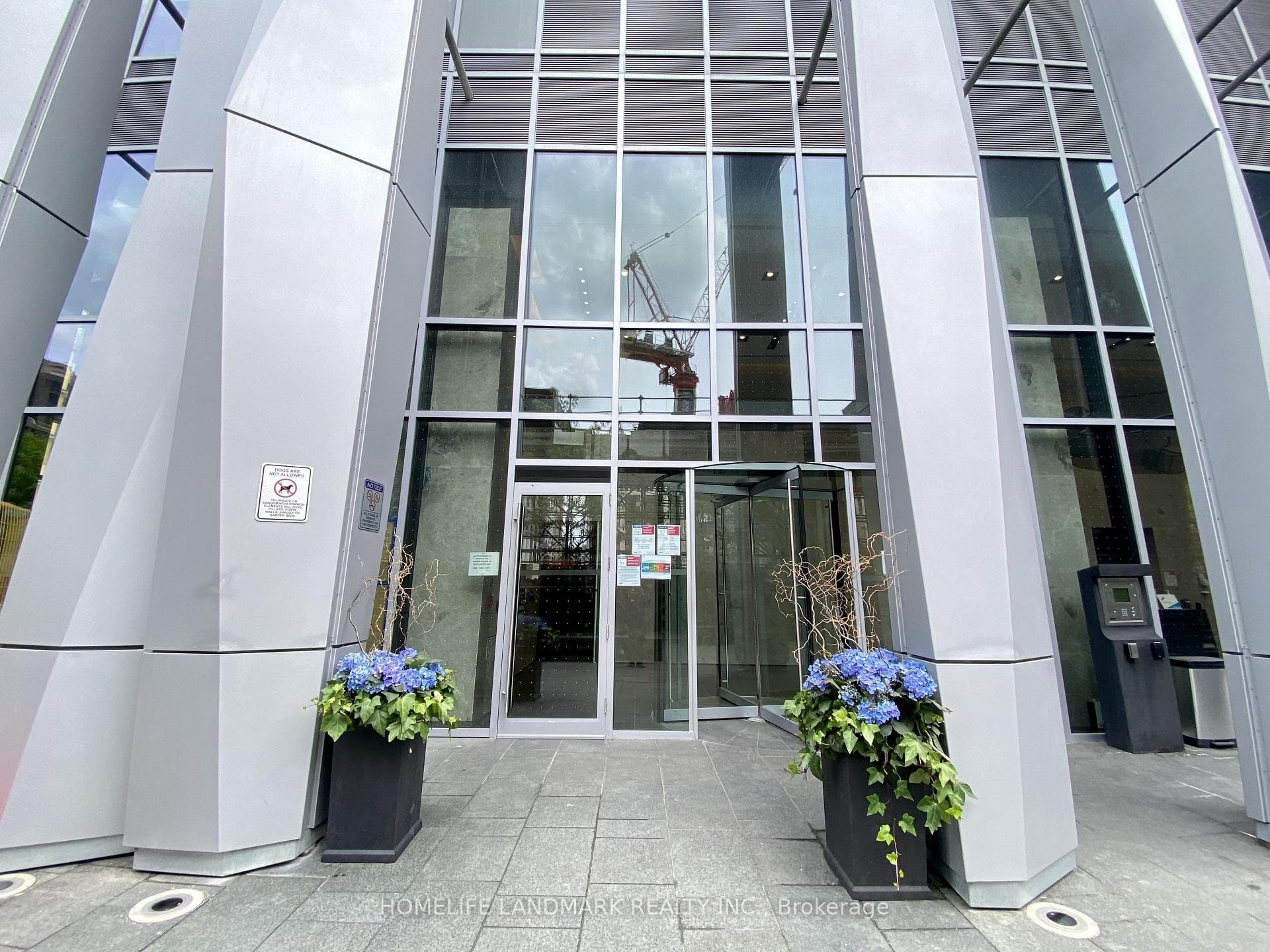 1 Yorkville Avenue Unit 601 photo 16