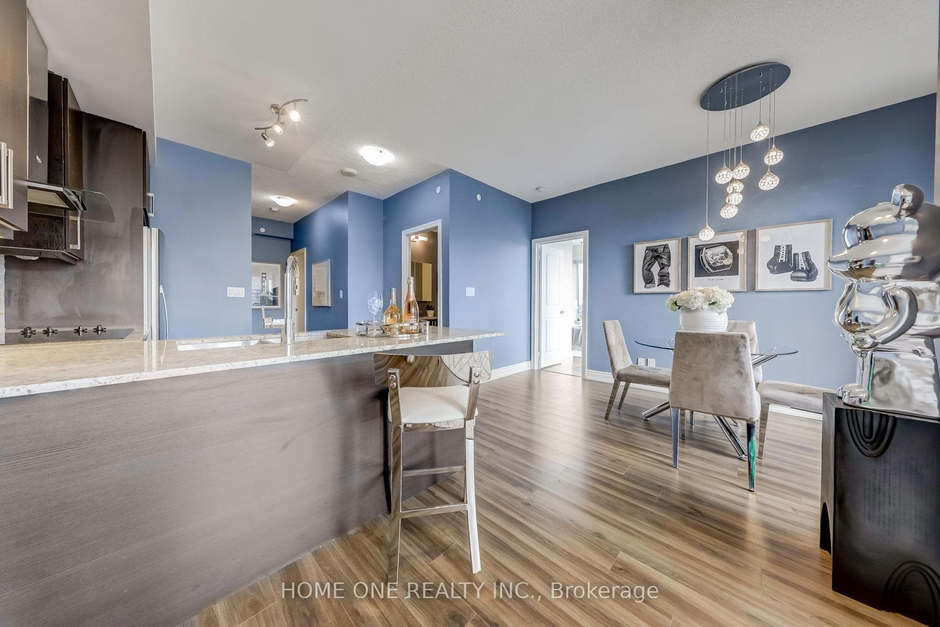 9608 Yonge Street Unit 711A photo 9