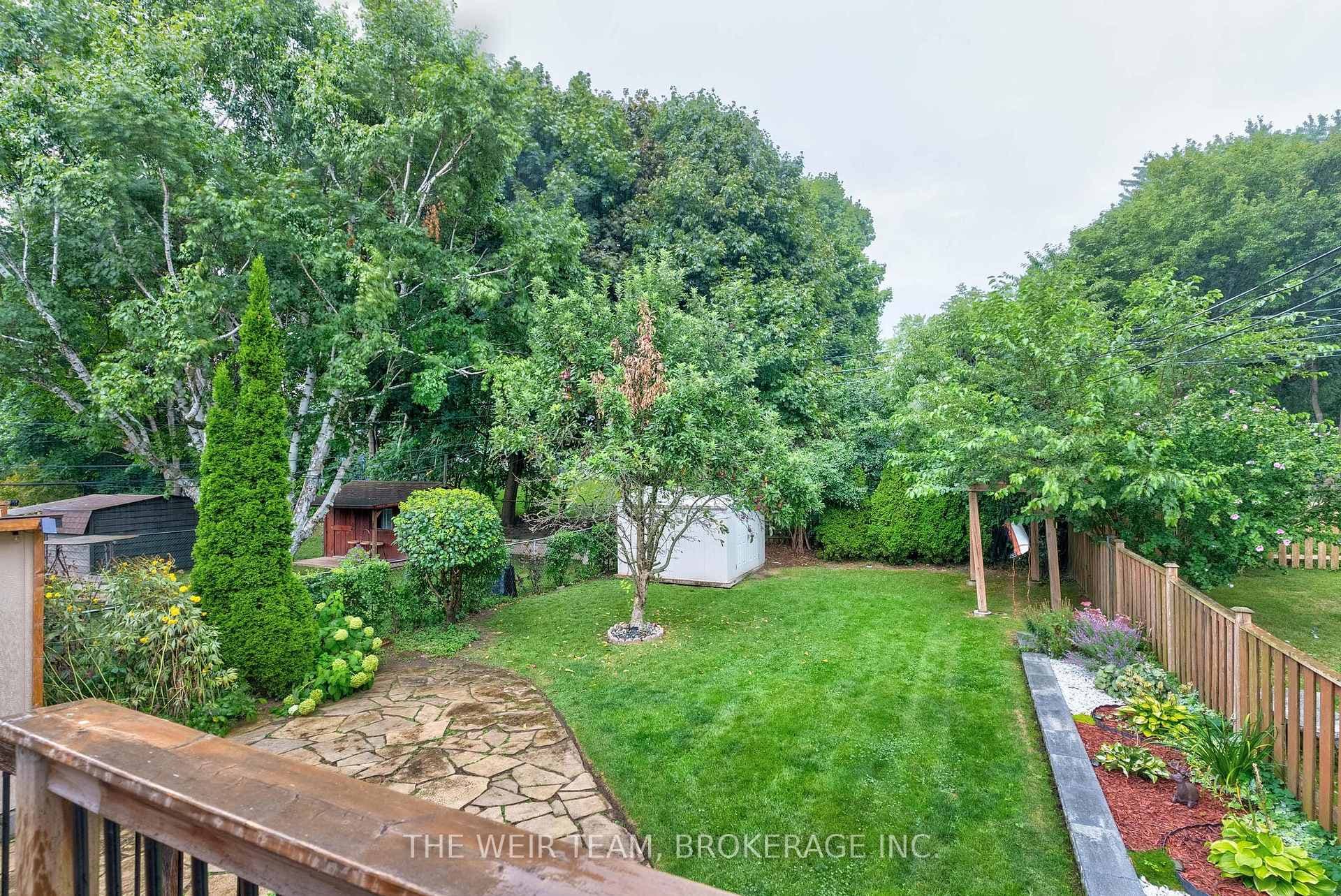 141 Harewood Avenue photo 39