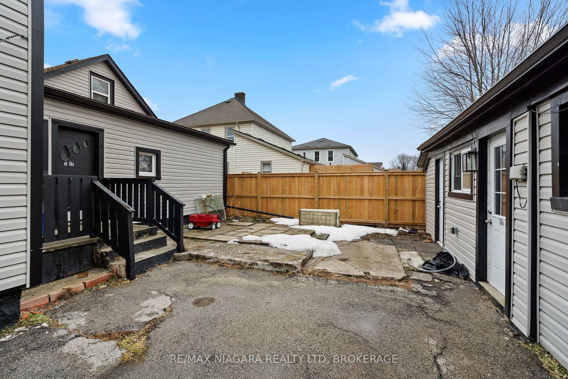 224 Mitchell Street photo 5
