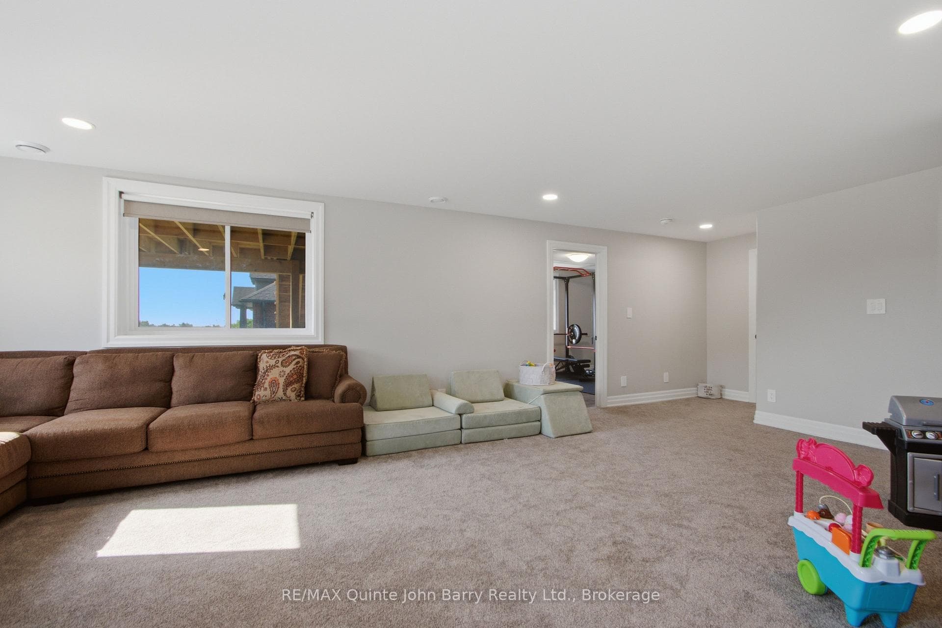 8 Tackaberry Drive photo 24