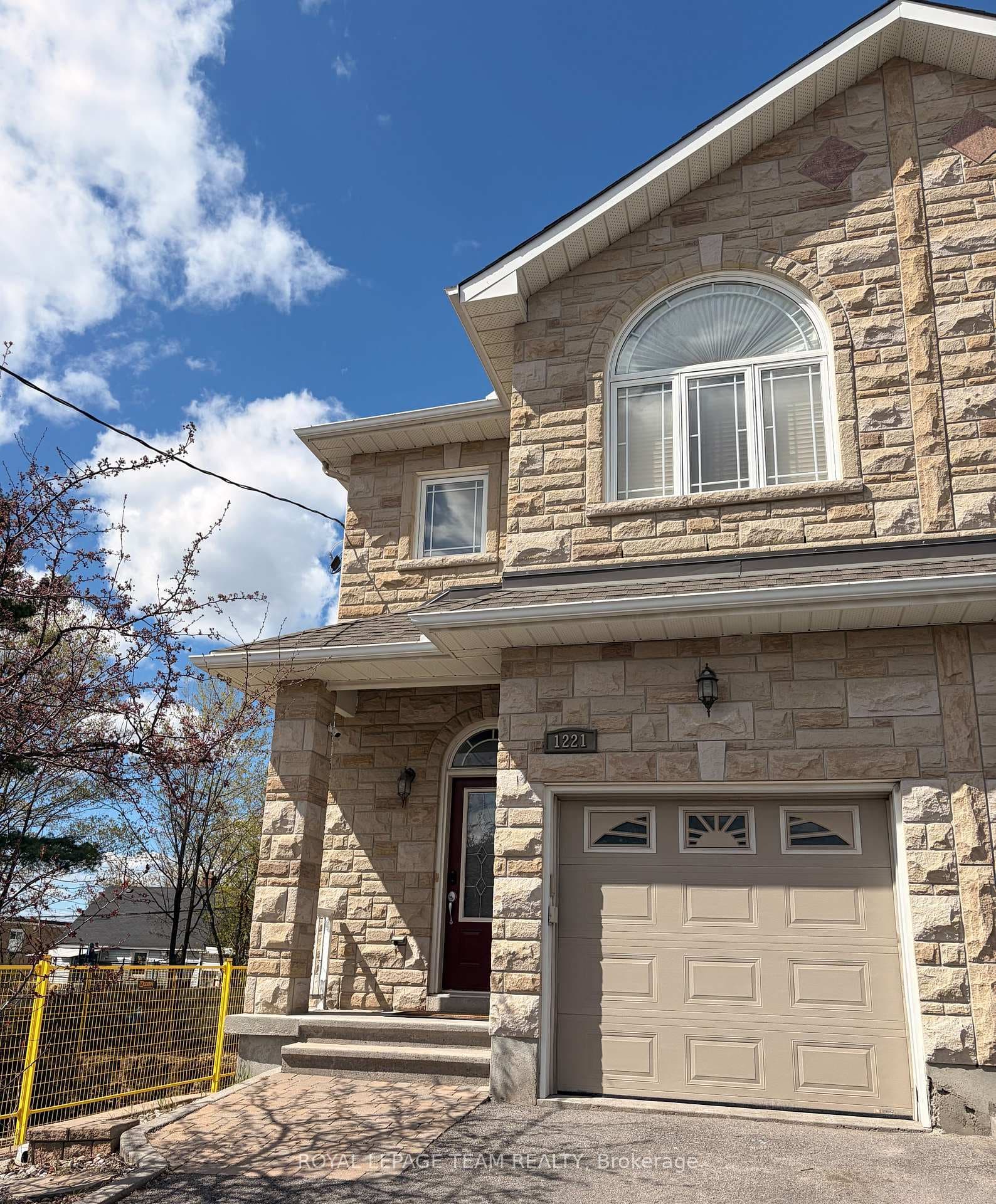 1221 Anoka Street photo 3