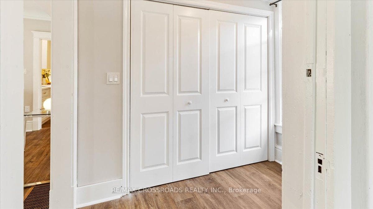 24 CATHARINE Street photo 4