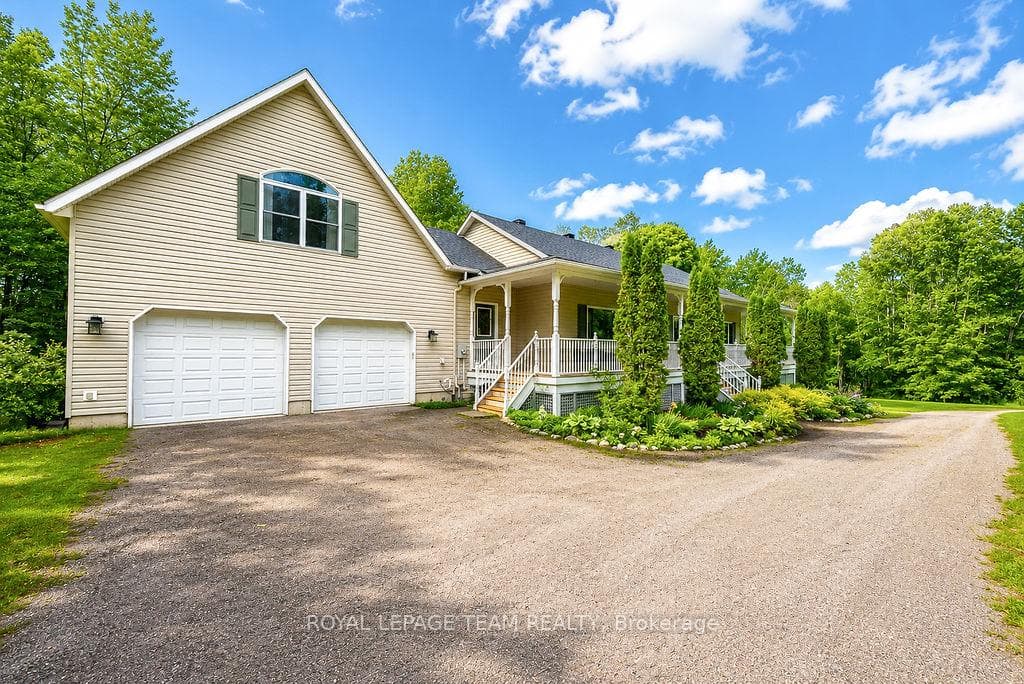 698 BARRYVALE Road photo 2