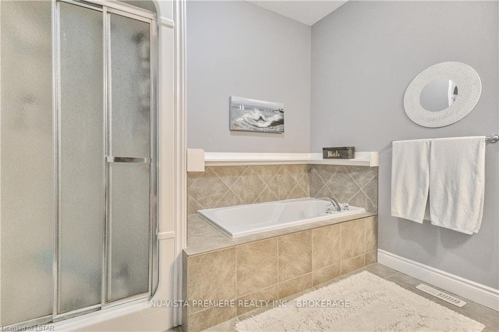 29 OAKWOOD LINKS Lane photo 27