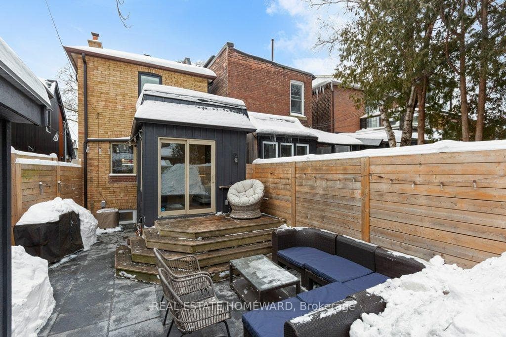 9 Bertmount Avenue photo 18