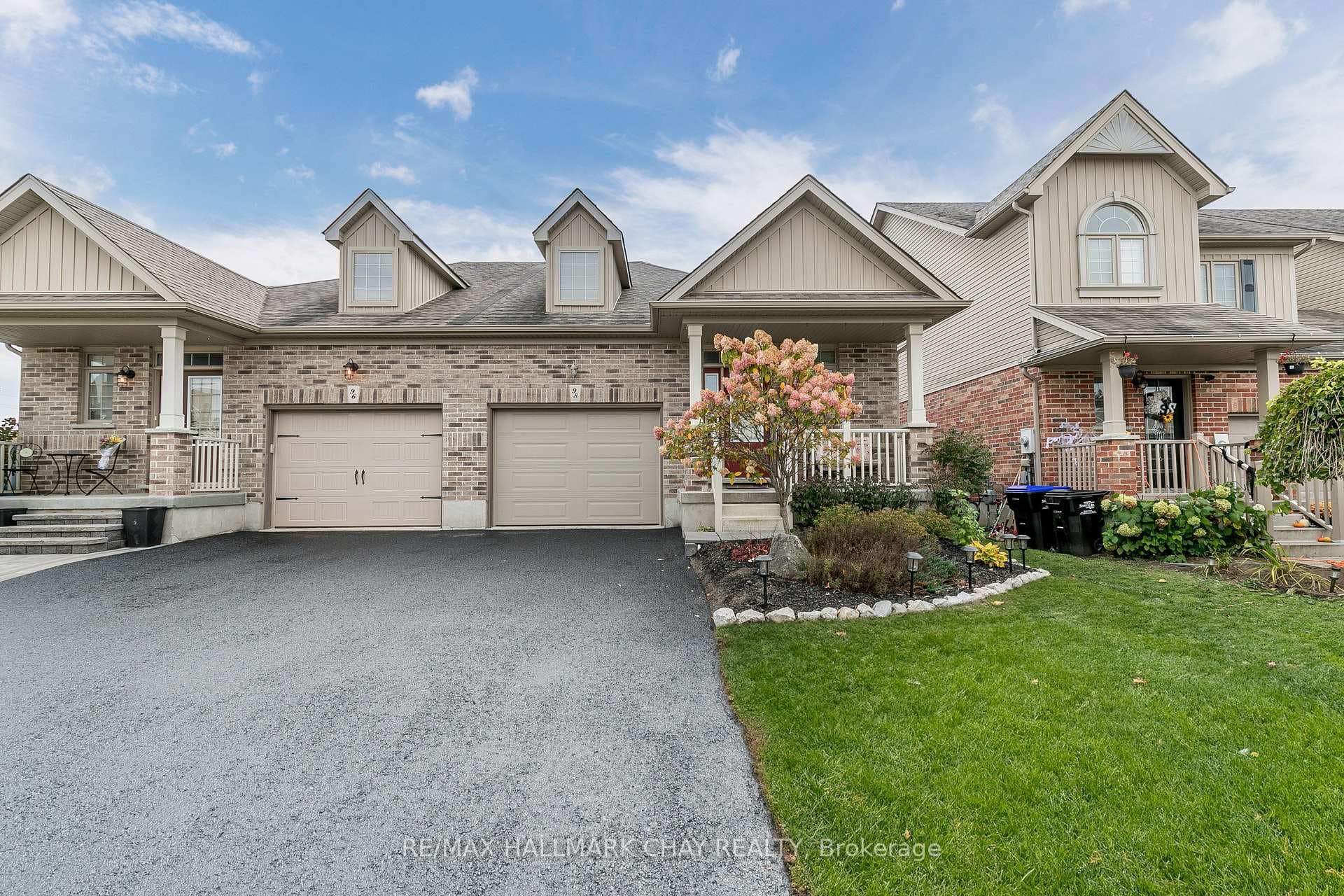 98 Banting Crescent photo 3