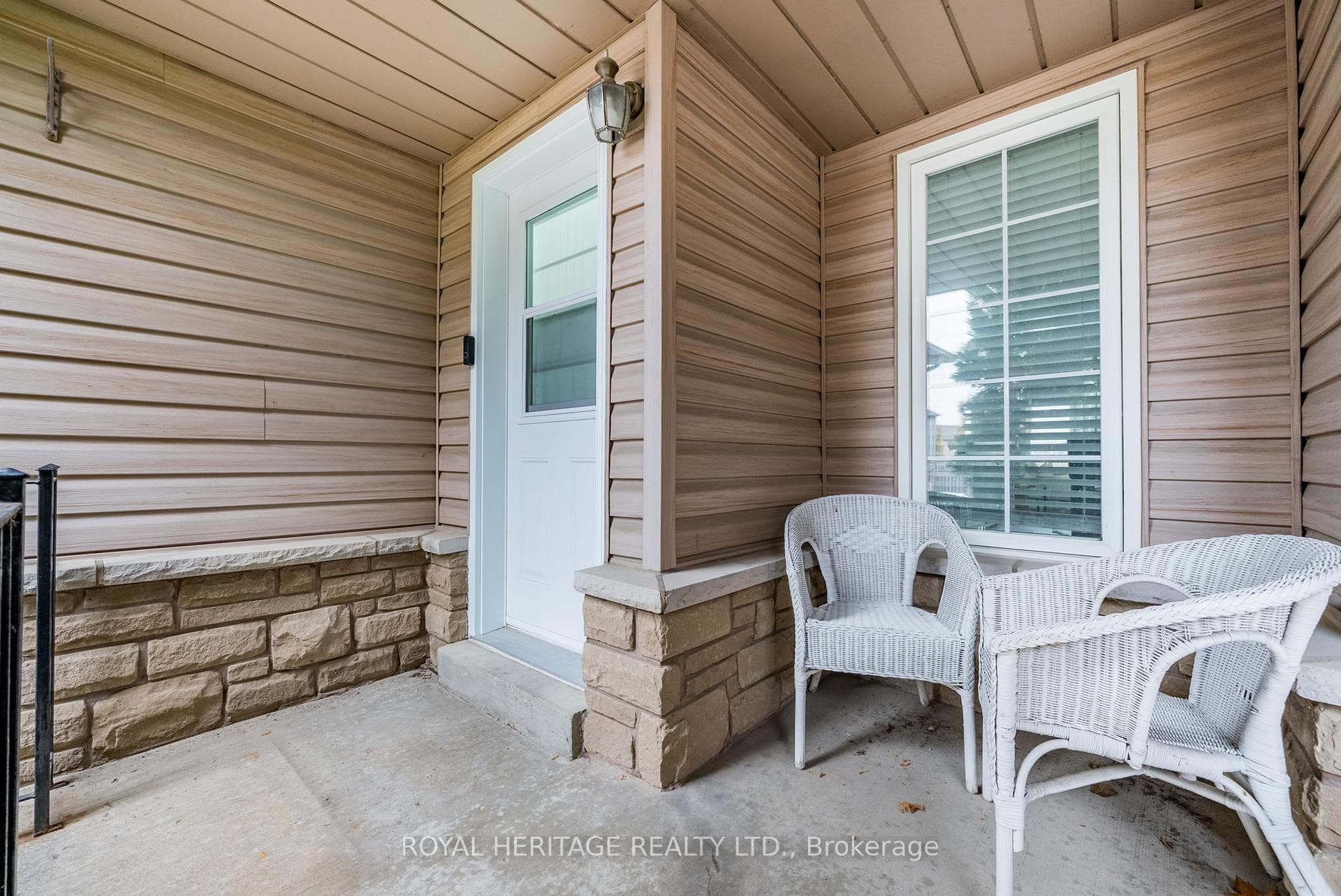 107 Shady Lane Crescent photo 3