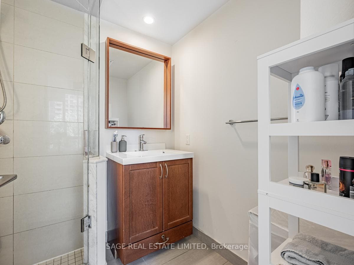 15 Viking Lane Unit 302 photo 16