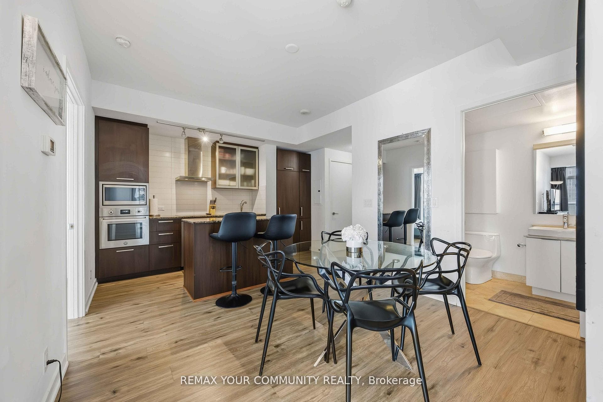 14 York Street Unit 2302 photo 11