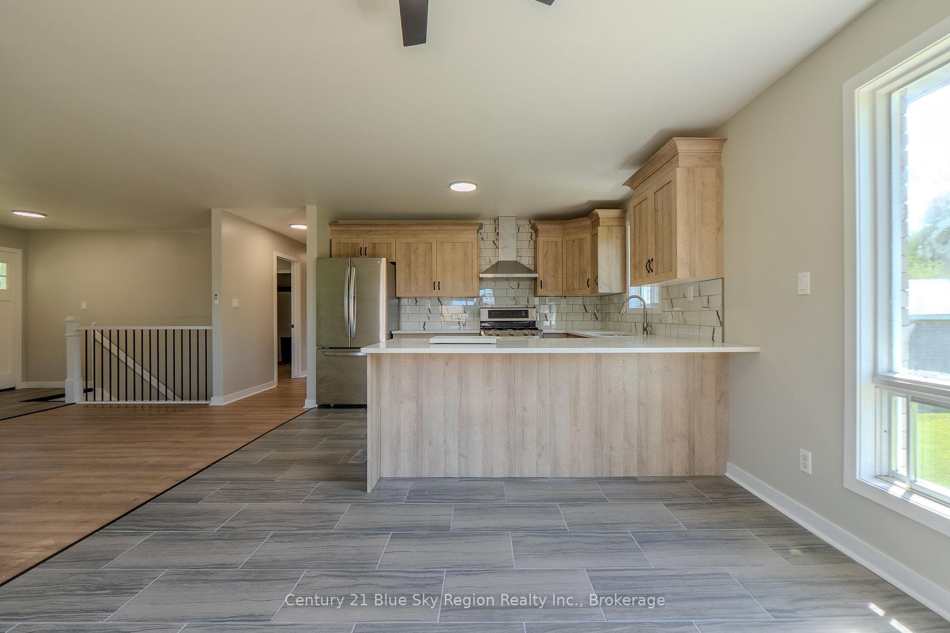 418 Laurier Street photo 18