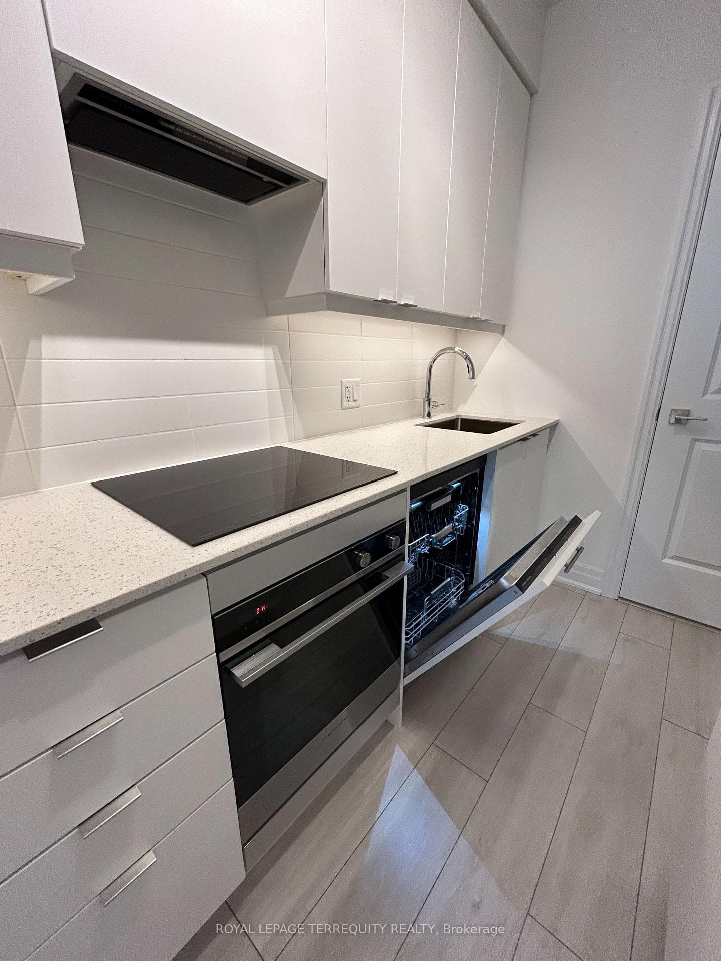 30 Elm Drive Unit 307 photo 14