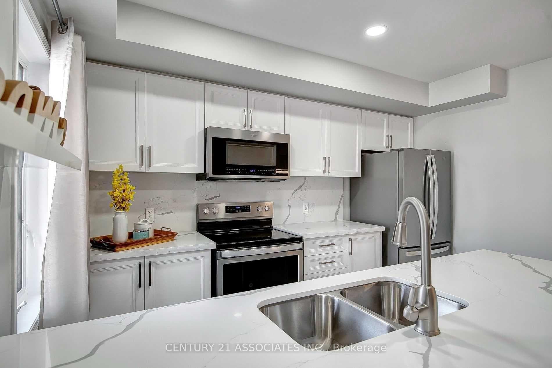 615 Shoreline Drive Unit 12 photo 4