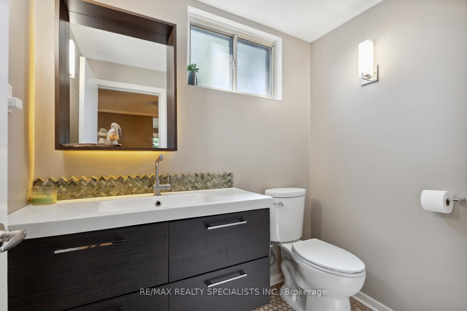 14 KESTELL Lane photo 8