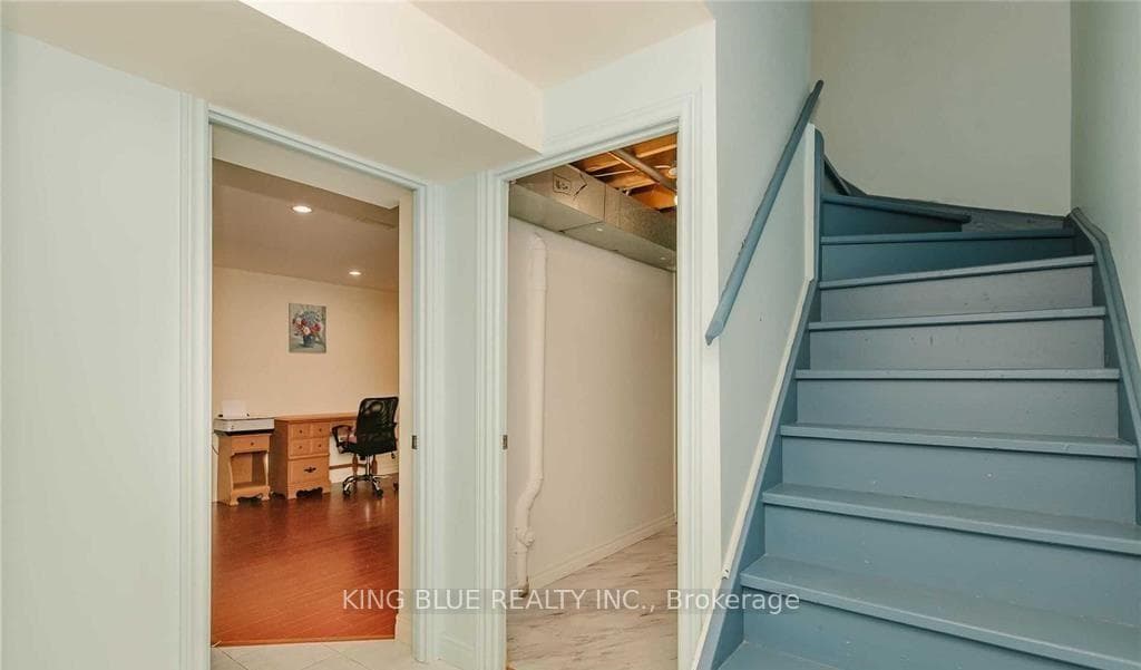 270 Timberbank Boulevard Unit 18Lower photo 6