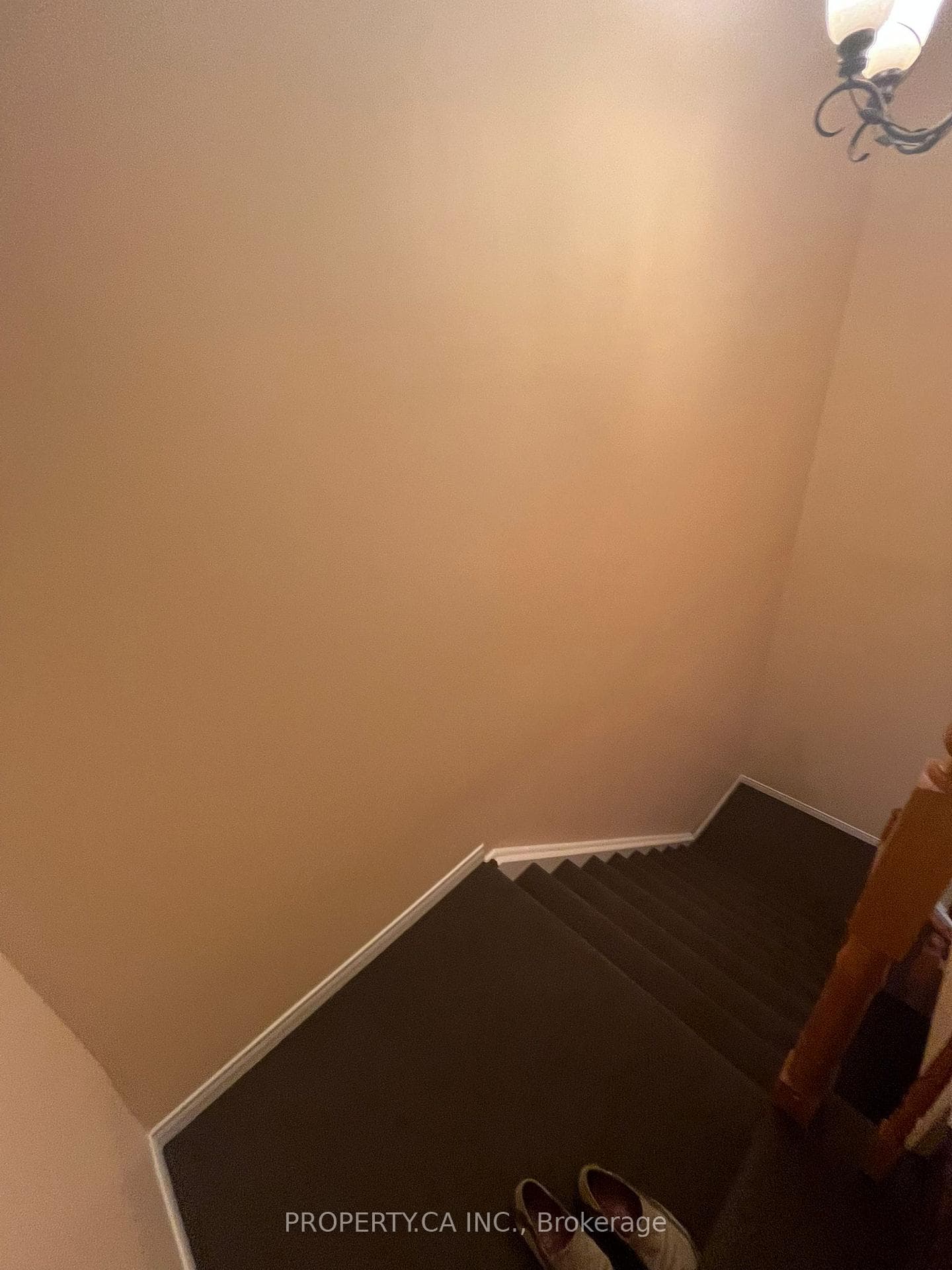 5107 Lampman Avenue photo 34