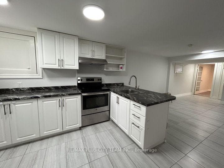 223 Warden Wilson Avenue Unit Bsmt photo 7