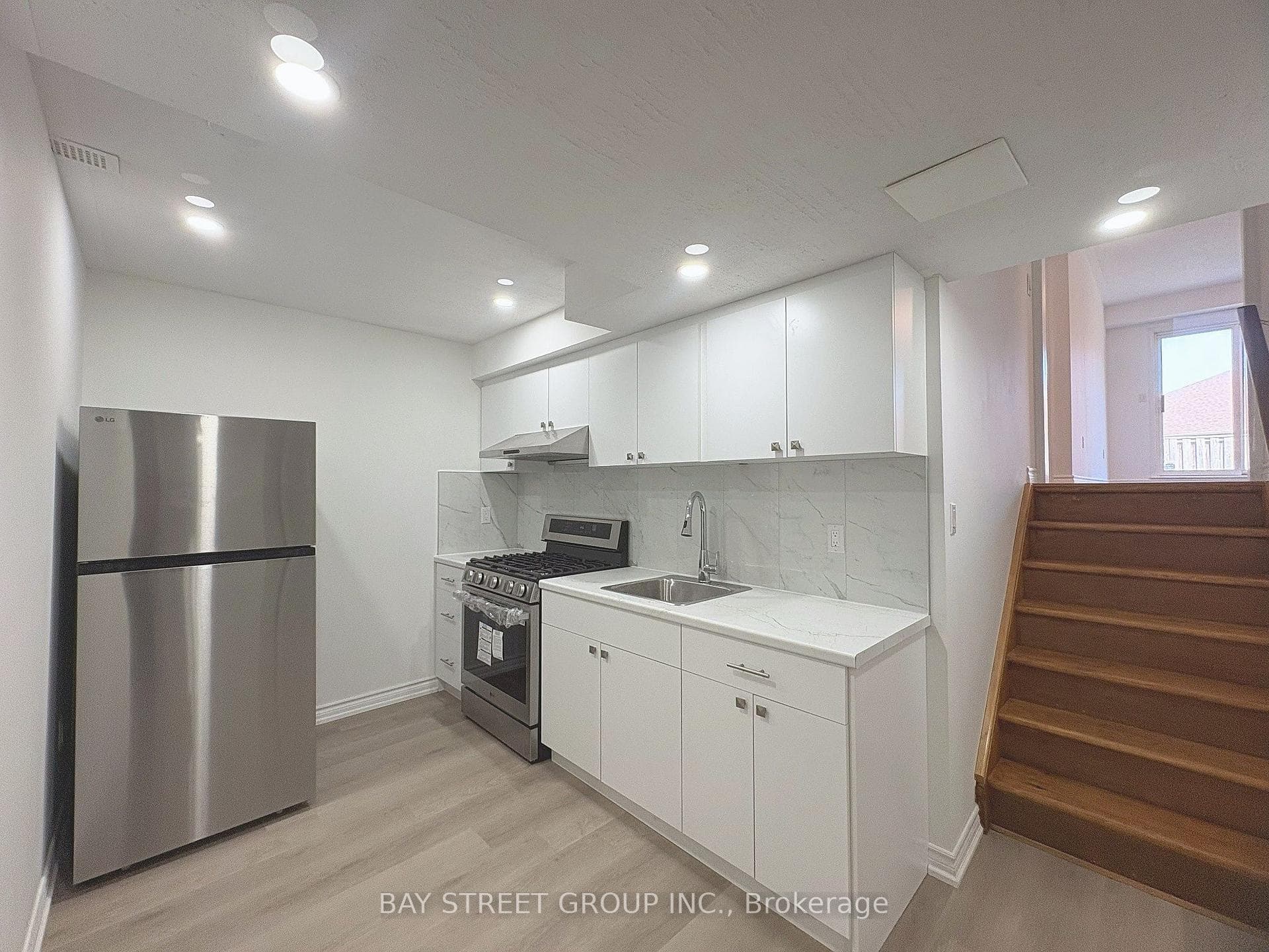 35 Diamond Court photo 29