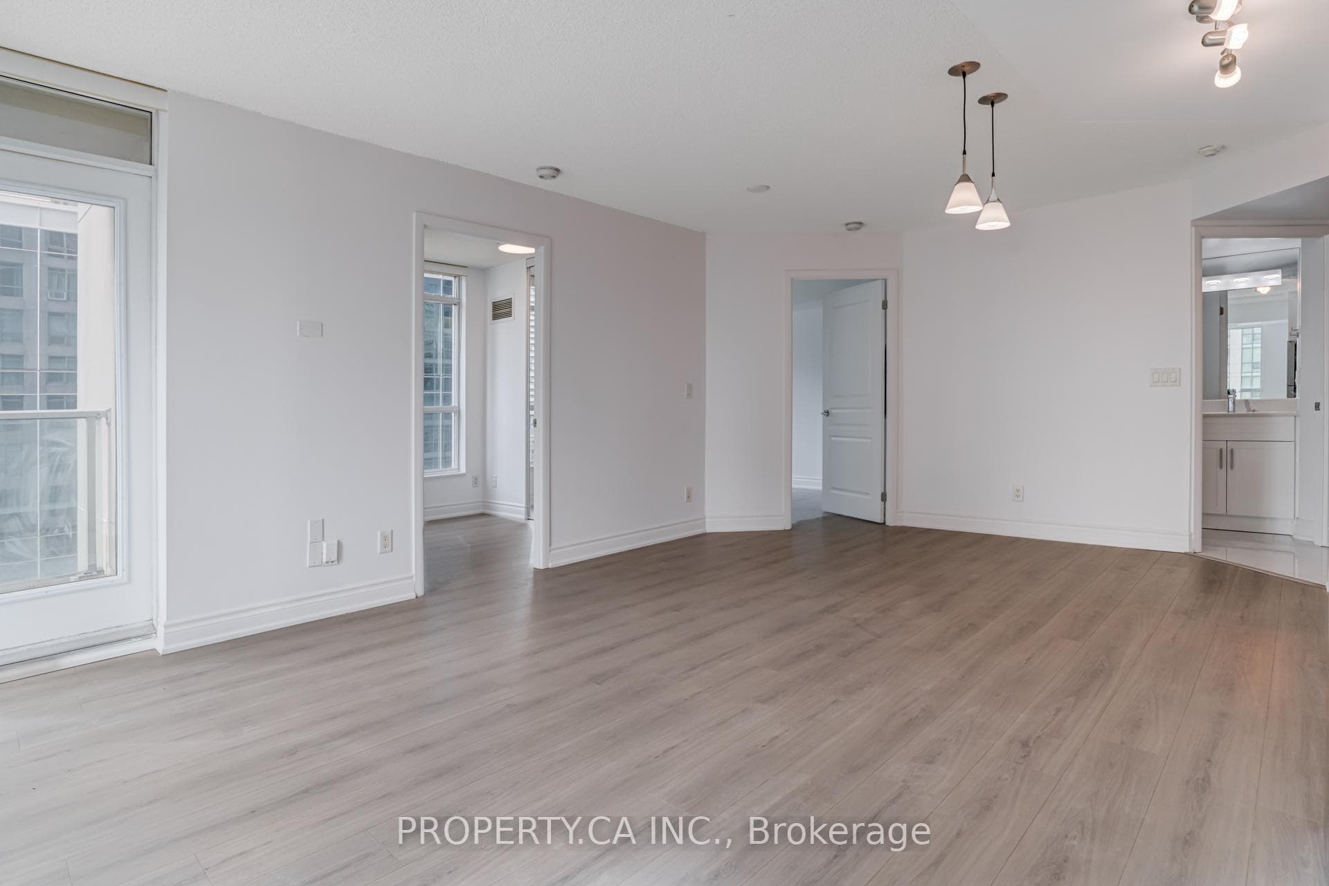 18 Yonge Street Unit 1213 photo 7