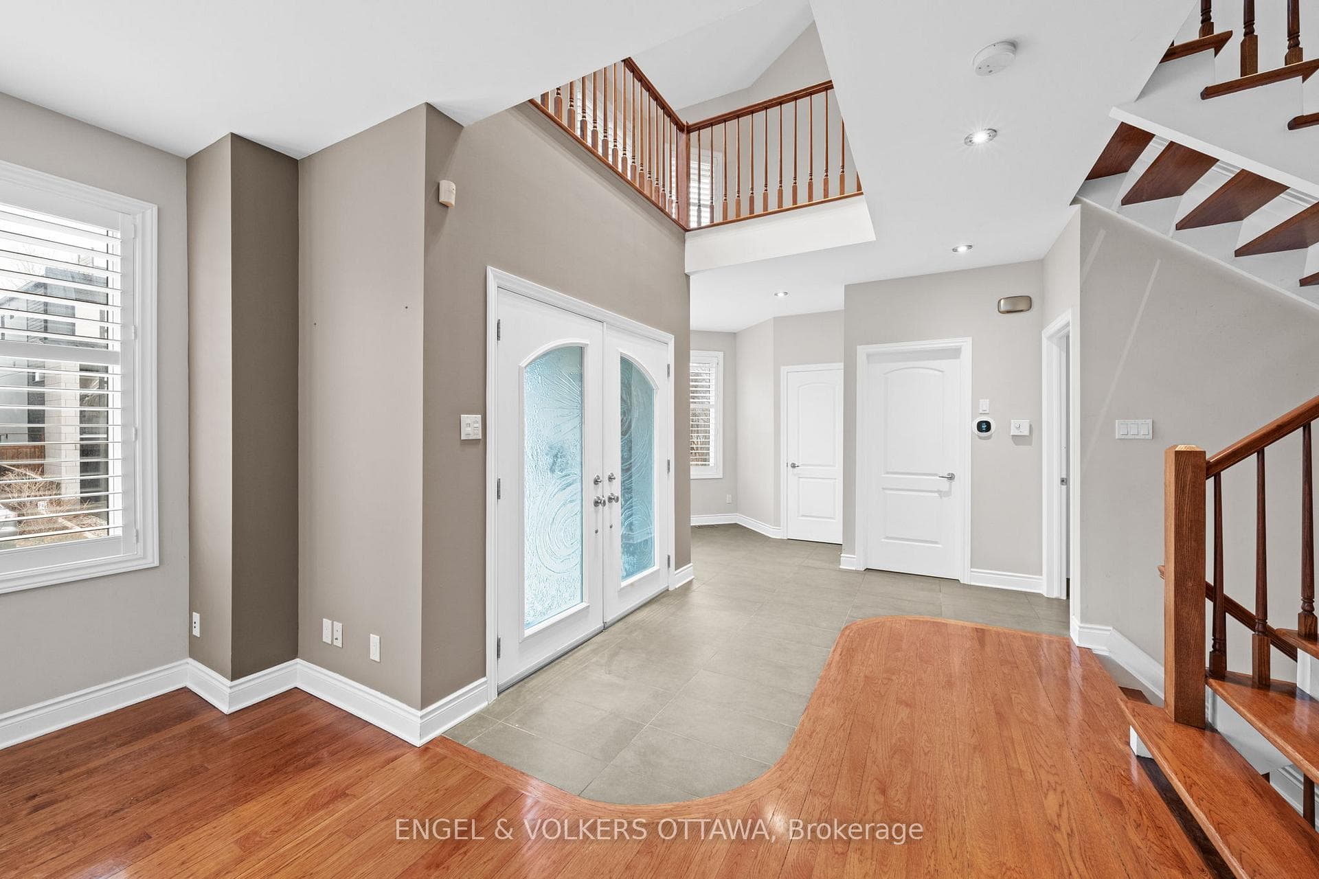 249 Atlantis Avenue photo 2