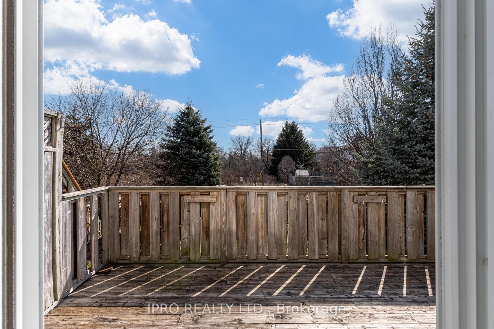 552 Dansbury Drive photo 21
