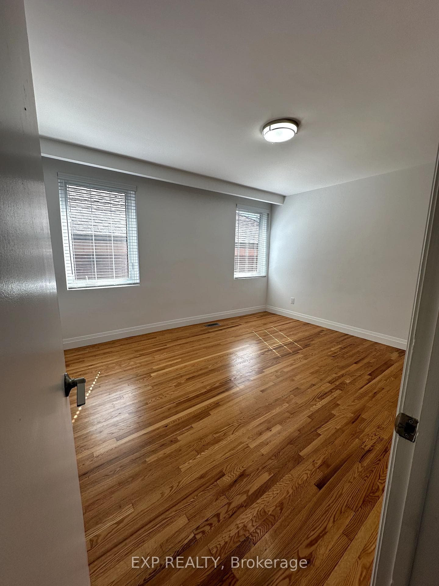 467 Silverthorn Avenue Unit 1 photo 9