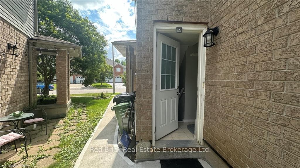 9 CURZON Crescent Unit B photo 10