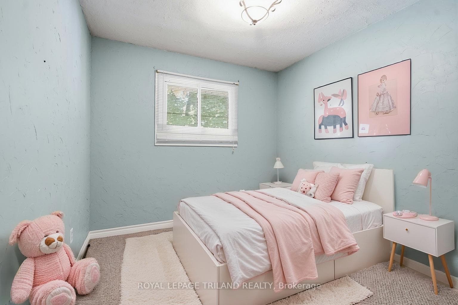 Upper Floor: Bedroom