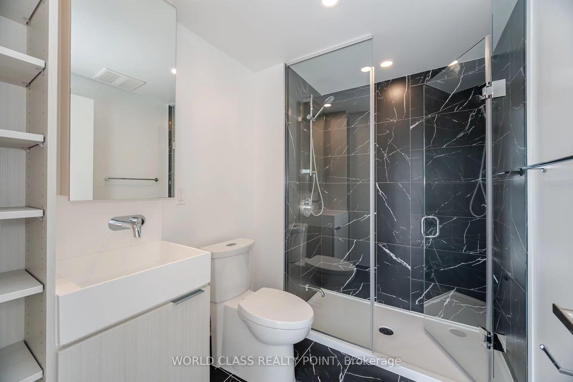 370 Martha st Street Unit 1407 photo 16