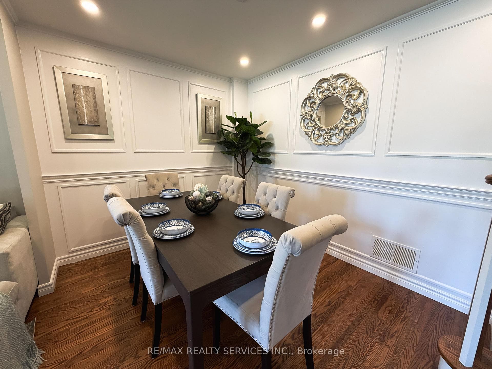 238 Laurier Avenue photo 8
