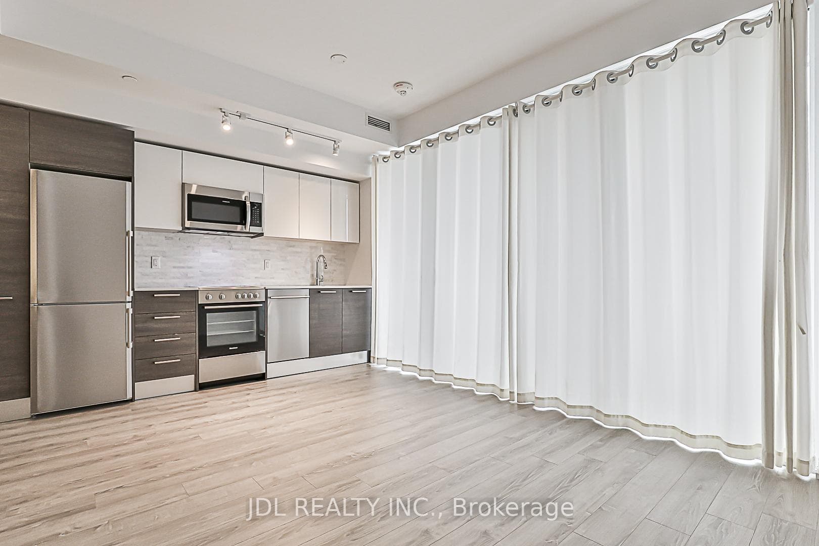 28 Wellesley Street Unit 1808 photo 16