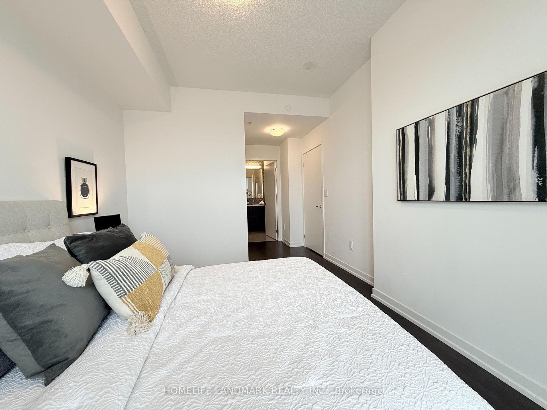 2520 Eglinton Avenue Unit 1211 photo 18