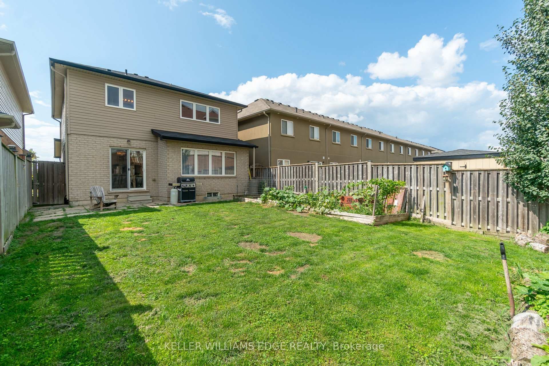 187 Penny Lane photo 29