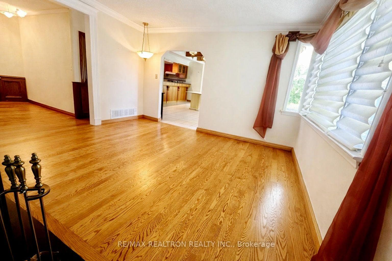 2430 King Road photo 6