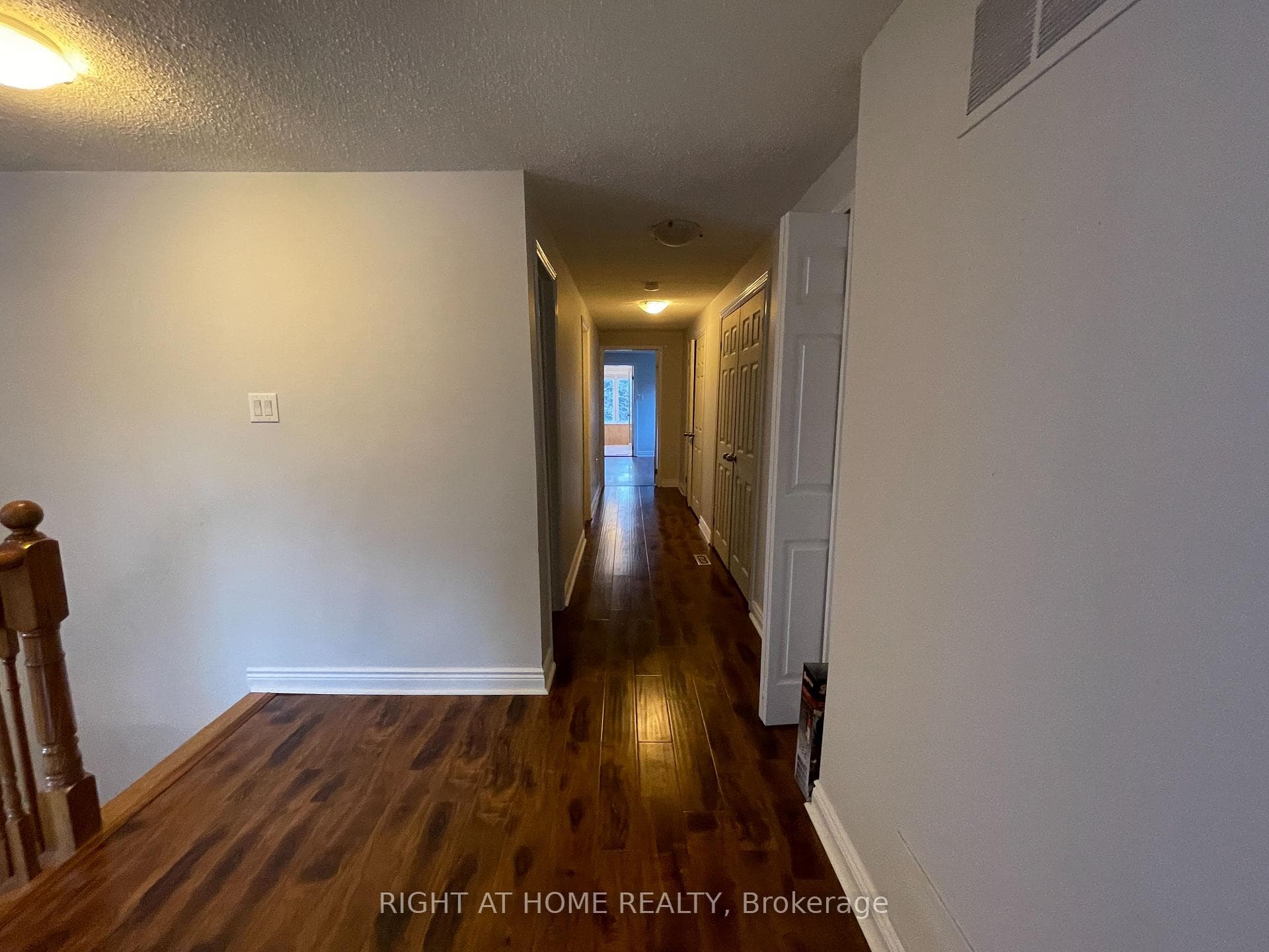 435 Maple Avenue photo 23