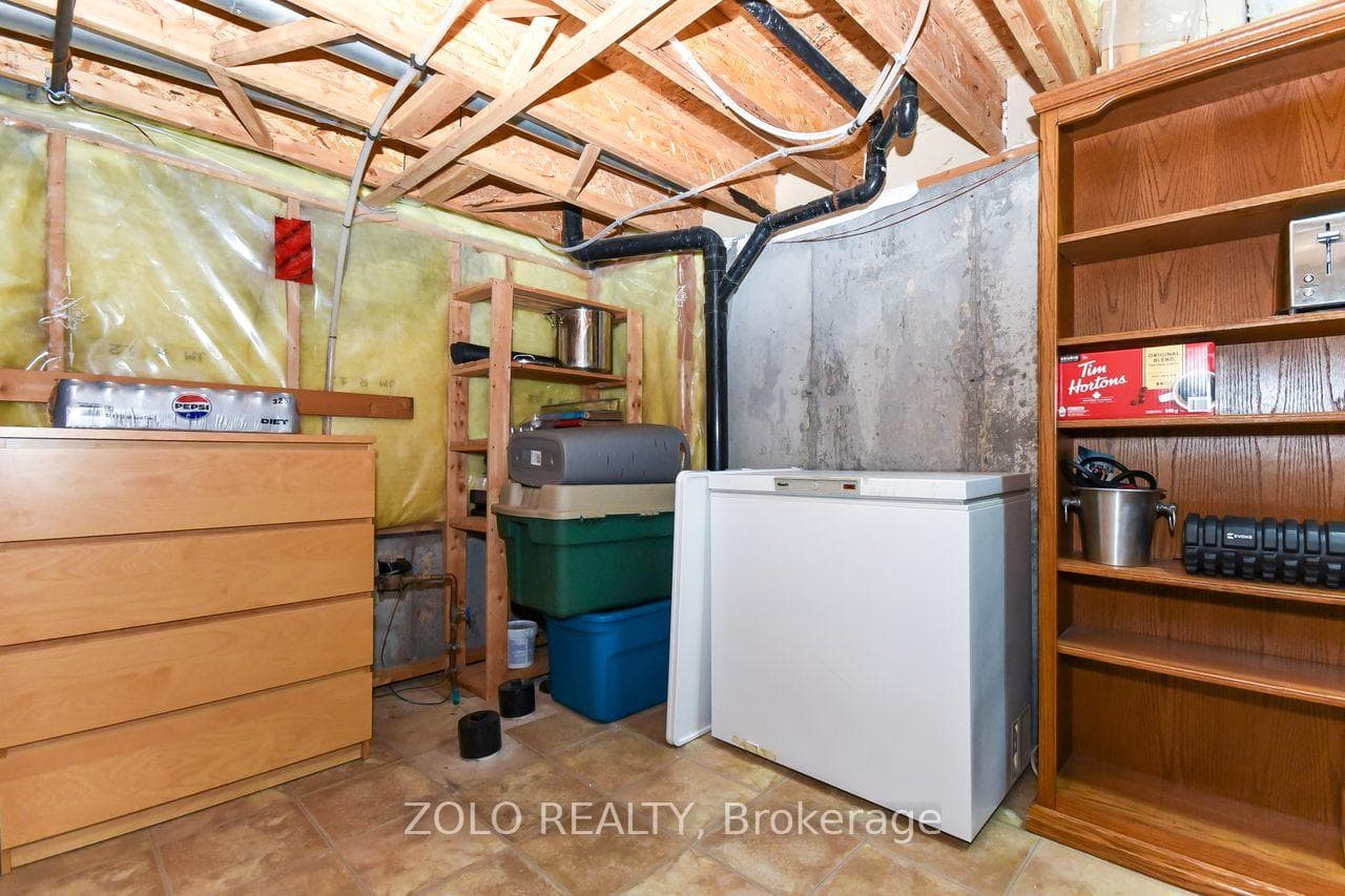 2075 Hiboux Street photo 24