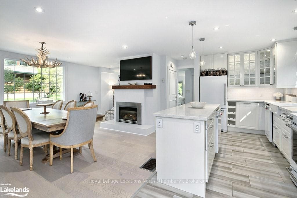 107 MARGARET Drive photo 8