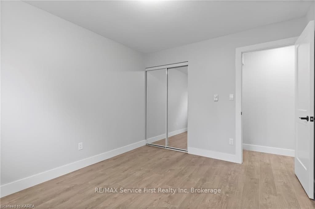 1 CONACHER Drive Unit 1 photo 11