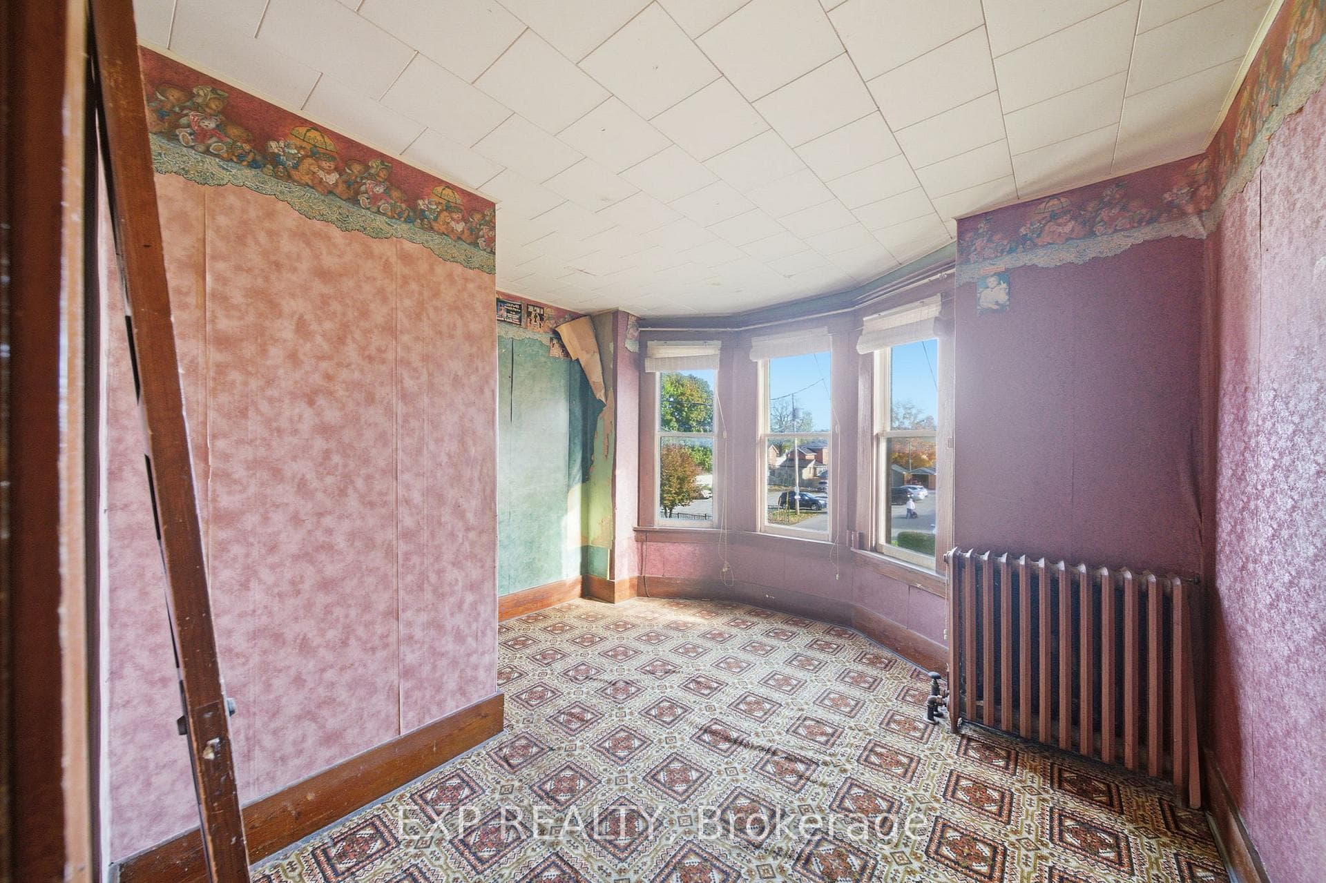 160 Head Street photo 24