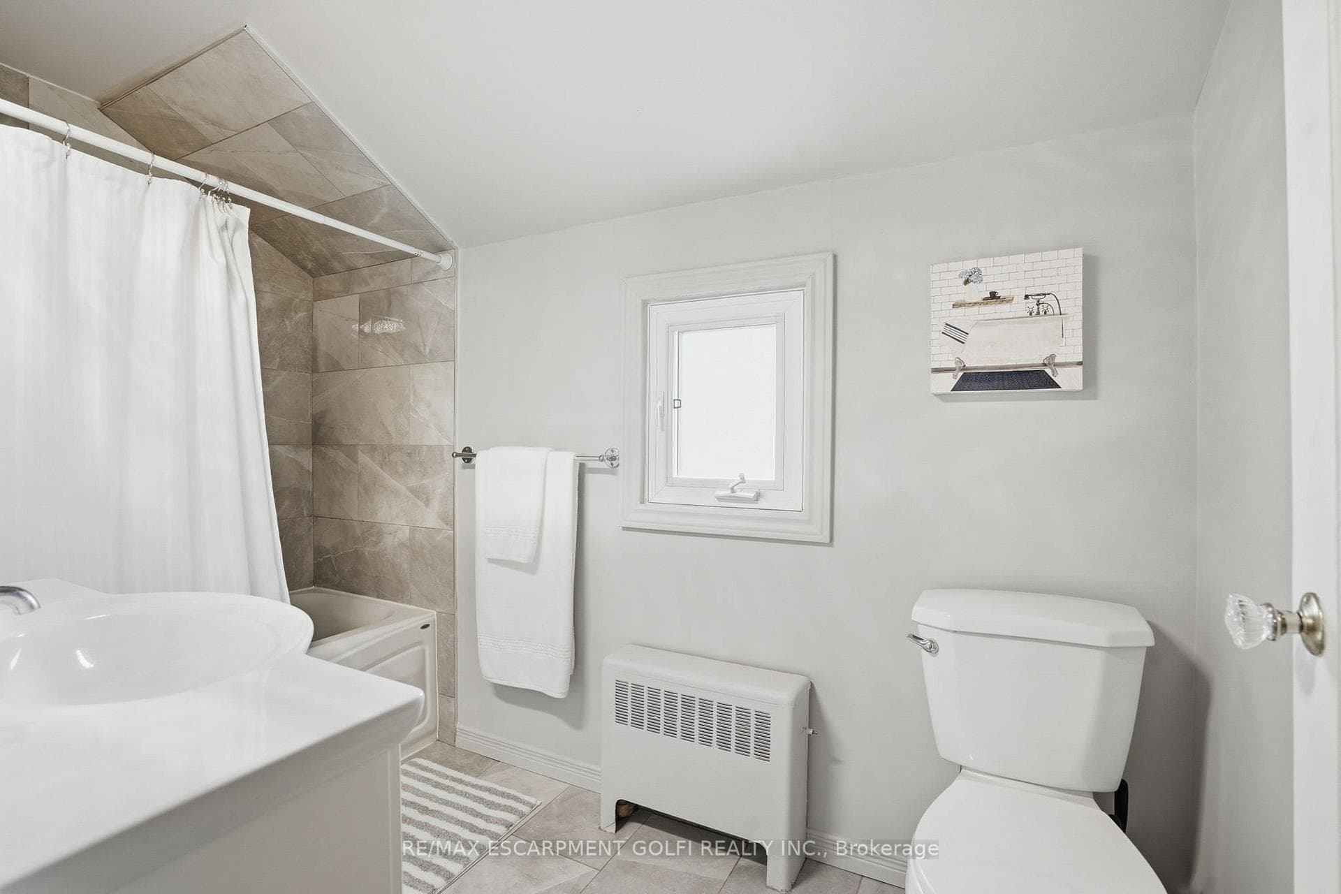 30 Harold Avenue photo 17