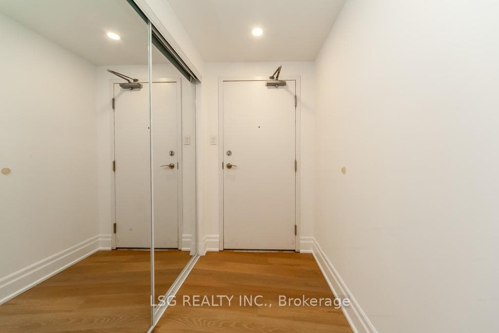 99 Harbour Square Unit 812 photo 21