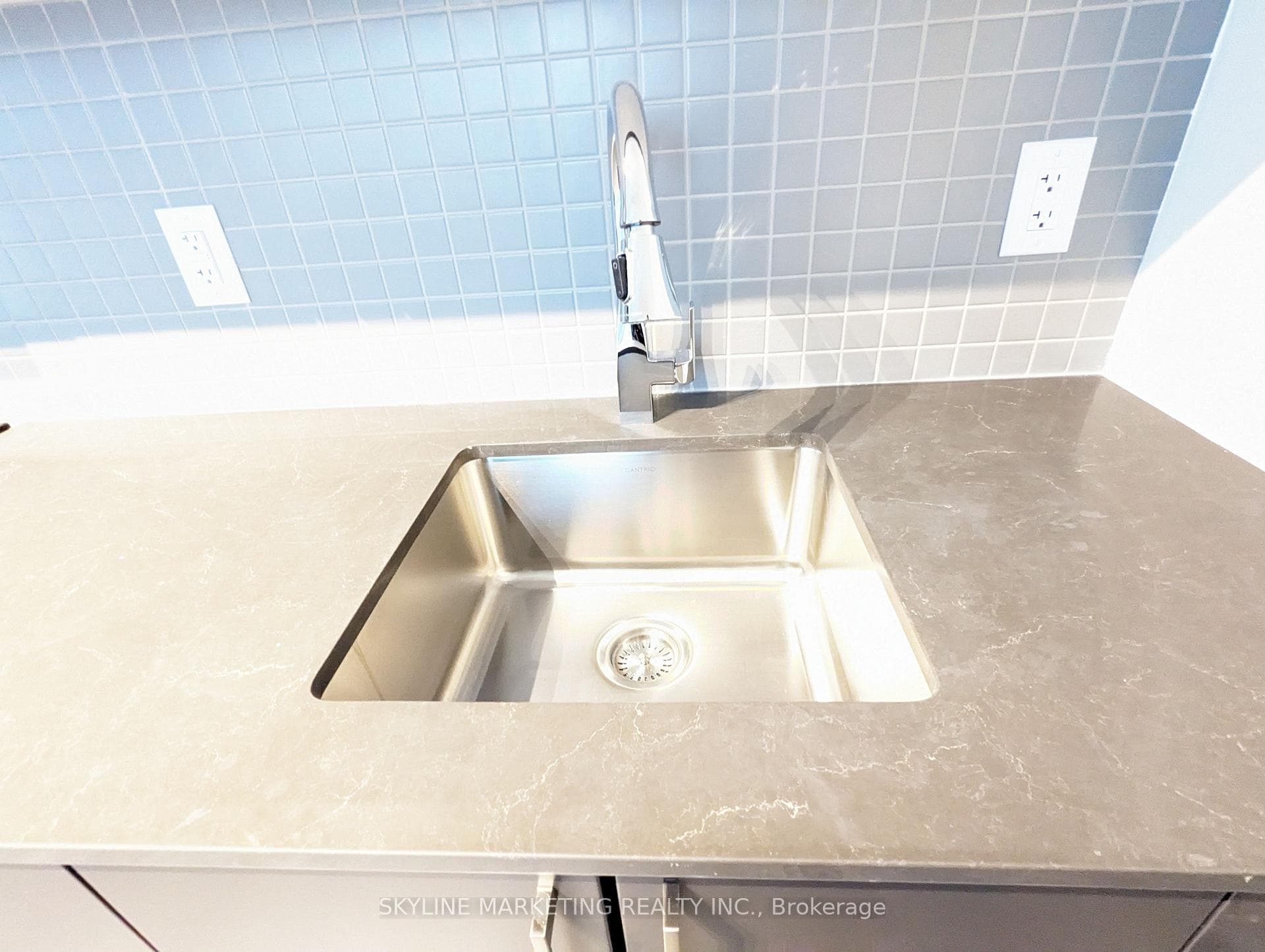 2450 Old Bronte Road Unit 432 photo 3