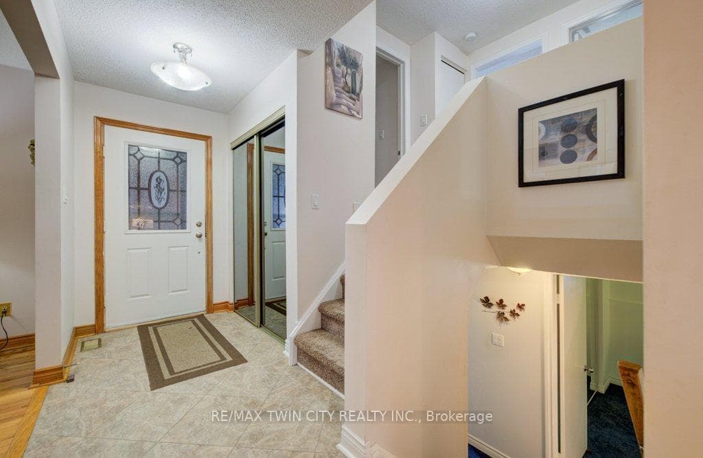 27 Erinbrook Drive photo 12