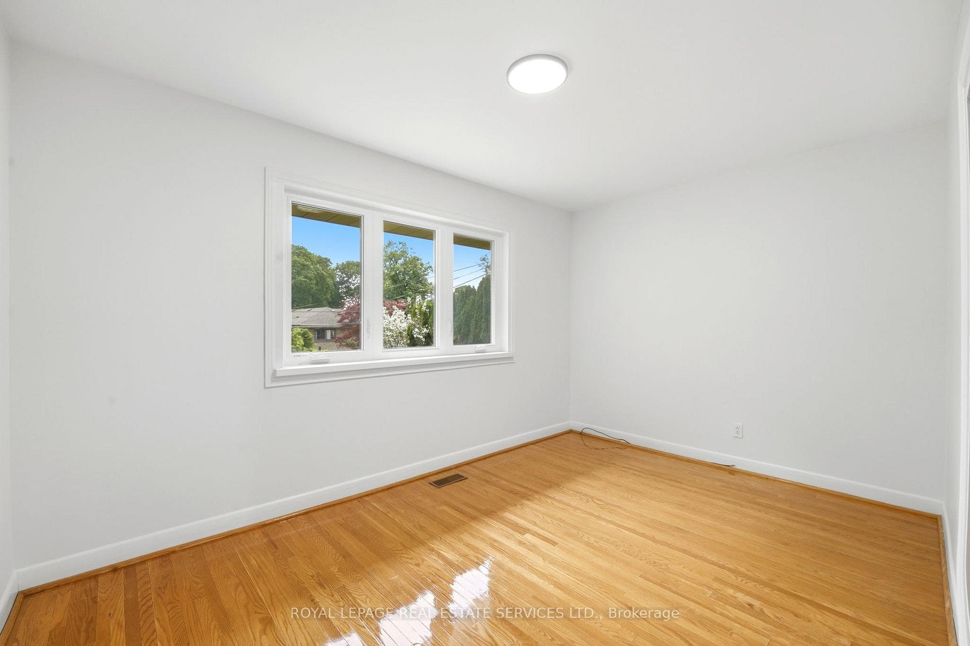 45 Poynter Drive photo 17
